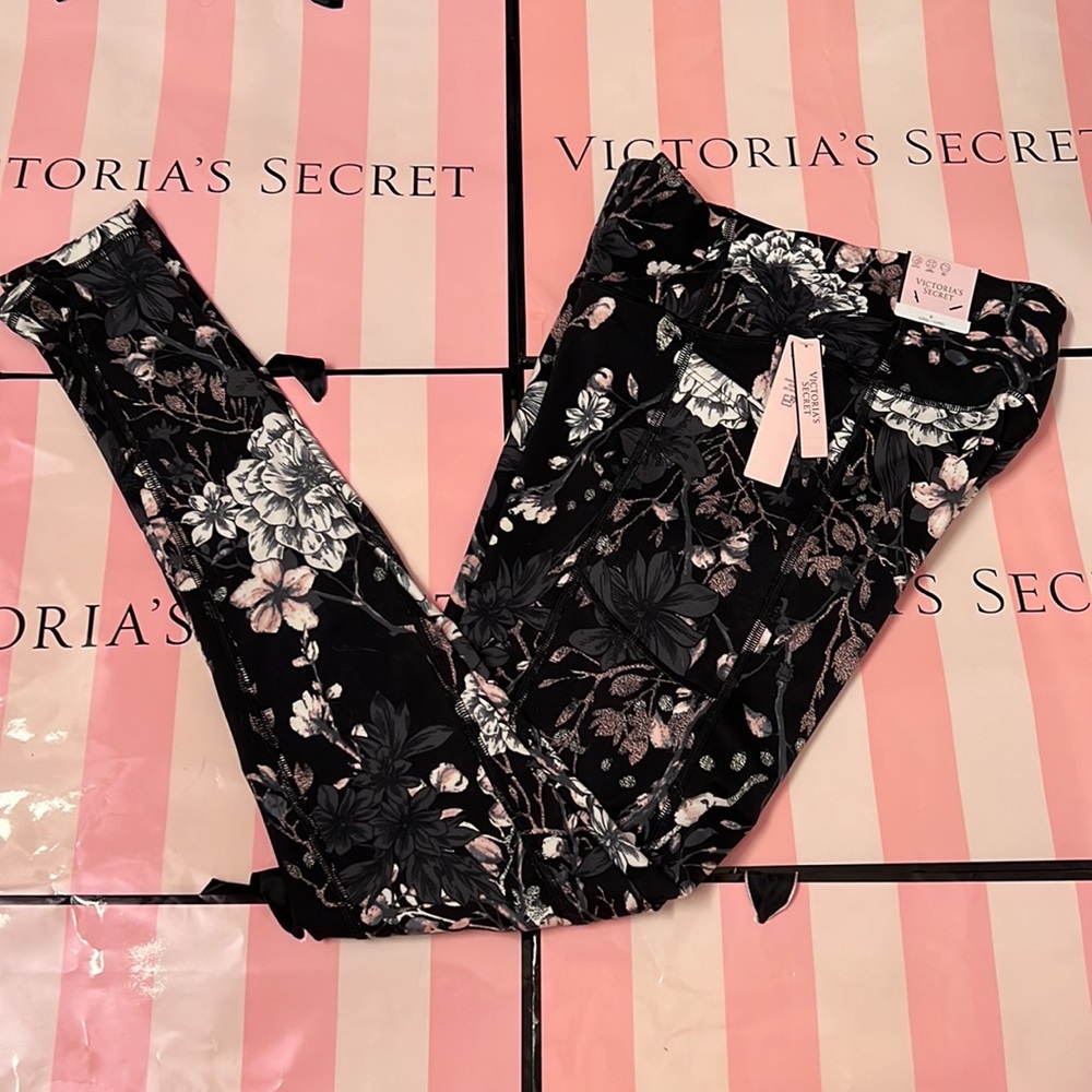 Victoria’s Secret sport white floral legging